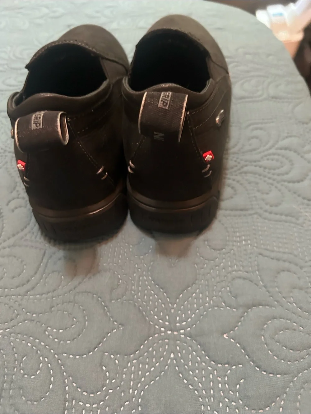 Nexgrip Woman's Black Slip-On Ice clamp/Shoes